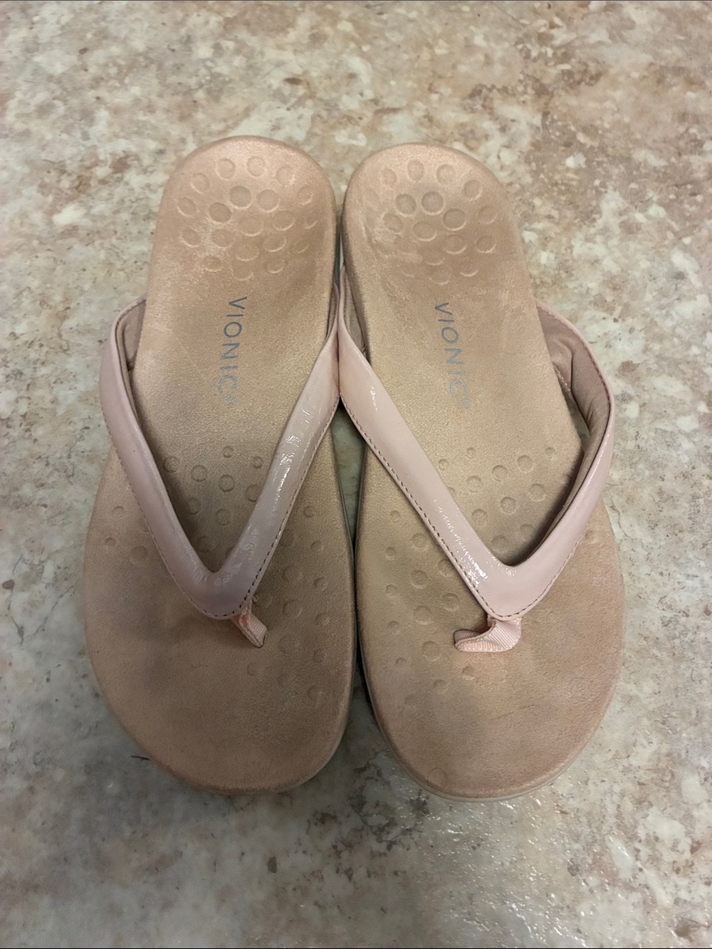Vionic Women’s Pale Pink Patent Thong Sandals
